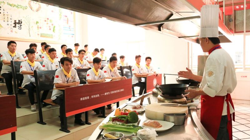 休闲食品OEM：揭秘OEM生产背后的秘密